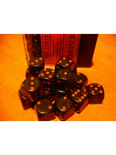 Dobókocka - 6 Oldalú 12mm-es, 36db-os Szett Plexi Dobozban - Opaque 12mm D6 With Pips Dice Blocks - Black/Red
