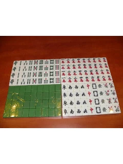 Mahjong Készlet - Professzionális, Zöld Hátú, Műanyag Kövekkel - A Kövek Mérete: 36x26x19mm