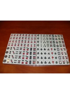 Mahjong Készlet - Professzionális, Zöld Hátú, Műanyag Kövekkel - A Kövek Mérete: 38x28x20mm