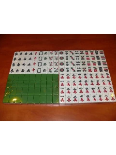 Mahjong Készlet - Professzionális, Zöld Hátú, Műanyag Kövekkel - A Kövek Mérete: 40x29x21mm