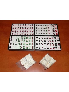 Mahjong Készlet - Riichi (japán) Készlet, Sárga Hátú, Műanyag Kövekkel - A Kövek Mérete: 26x19x15mm
