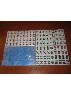 Mahjong Készlet - Professzionális, Kék Hátú, Műanyag Kövekkel - A Kövek Mérete: 34x24x19mm