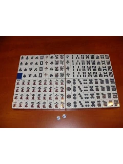 Mahjong Készlet - Japán, Kék Hátú, Műanyag Kövekkel - A Kövek Mérete: 33x24x18mm