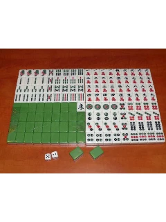 Mahjong Készlet - Professzionális, Zöld Hátú, Műanyag Kövekkel - A Kövek Mérete: 32x24x18mm